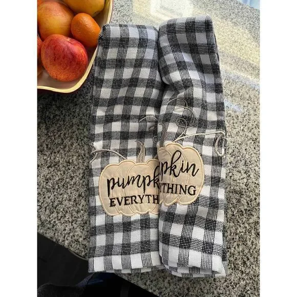 100% Cotton Black & White Check Hand Towels with Embroidered Pumpkins NWT - Picture 2 of 5